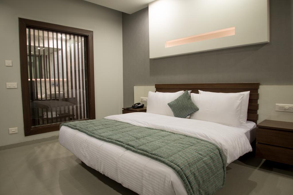 Hotel Narula'S Aurrum Amritsar Zewnętrze zdjęcie