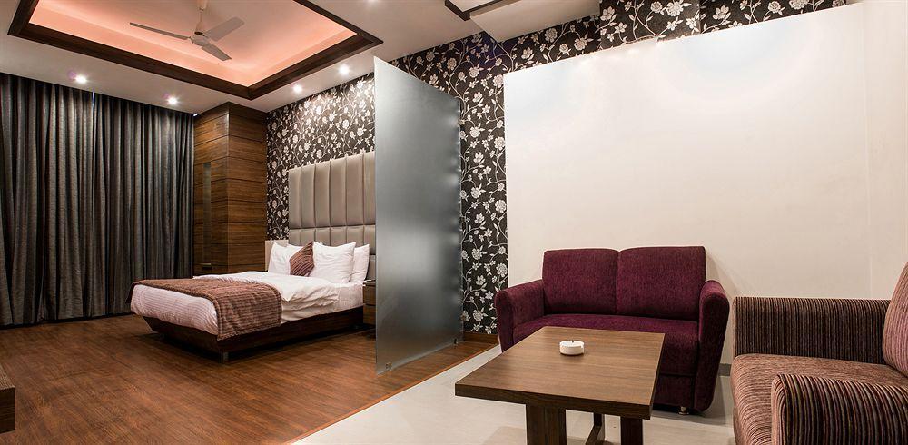 Hotel Narula'S Aurrum Amritsar Zewnętrze zdjęcie