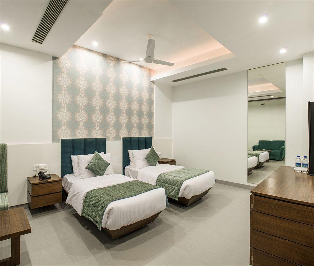 Hotel Narula'S Aurrum Amritsar Zewnętrze zdjęcie