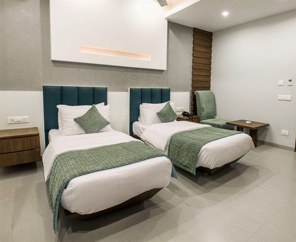 Hotel Narula'S Aurrum Amritsar Zewnętrze zdjęcie