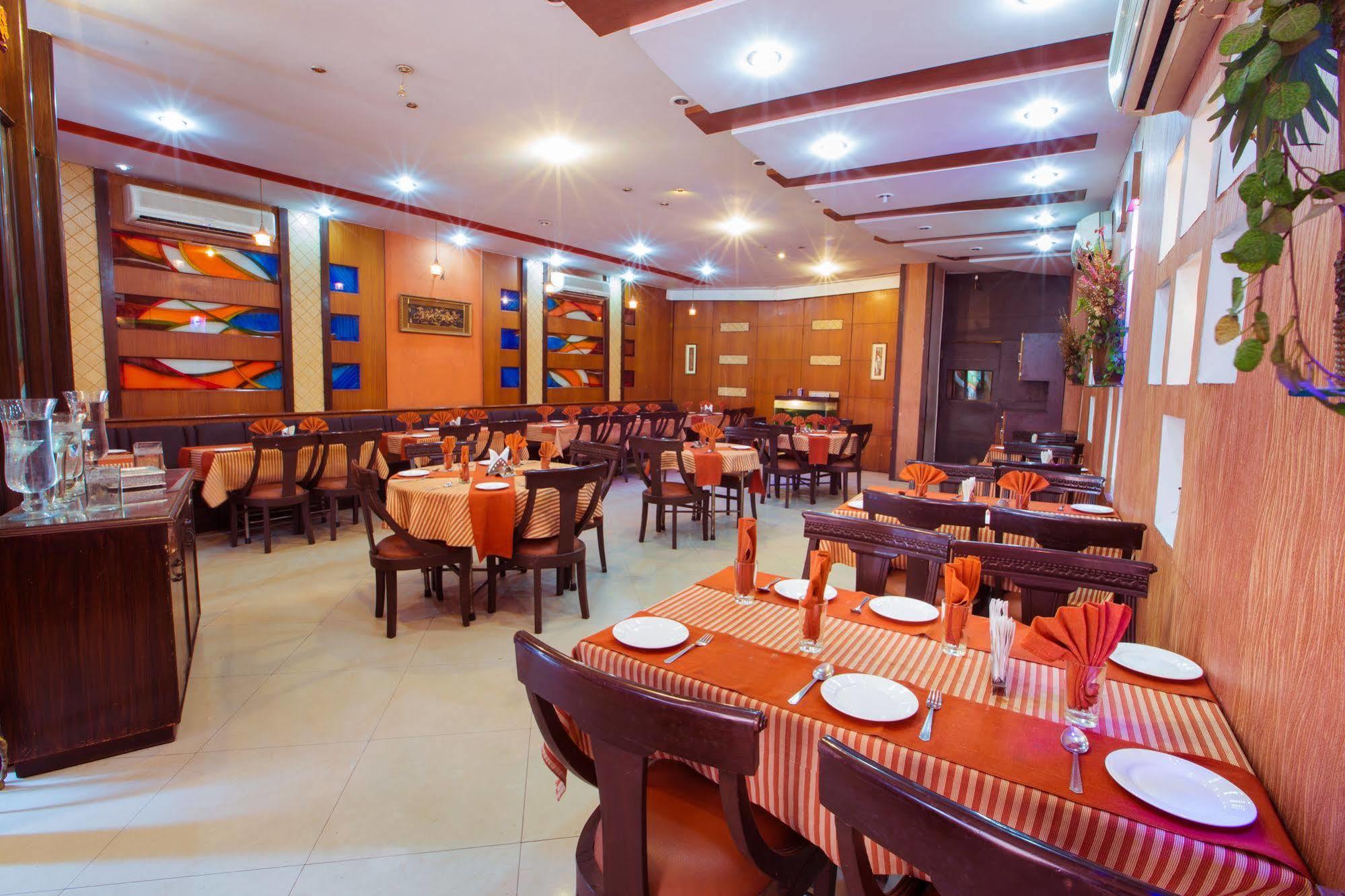 Hotel Narula'S Aurrum Amritsar Zewnętrze zdjęcie