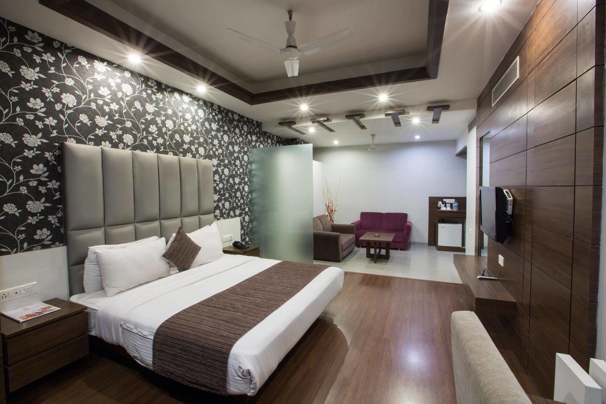 Hotel Narula'S Aurrum Amritsar Zewnętrze zdjęcie