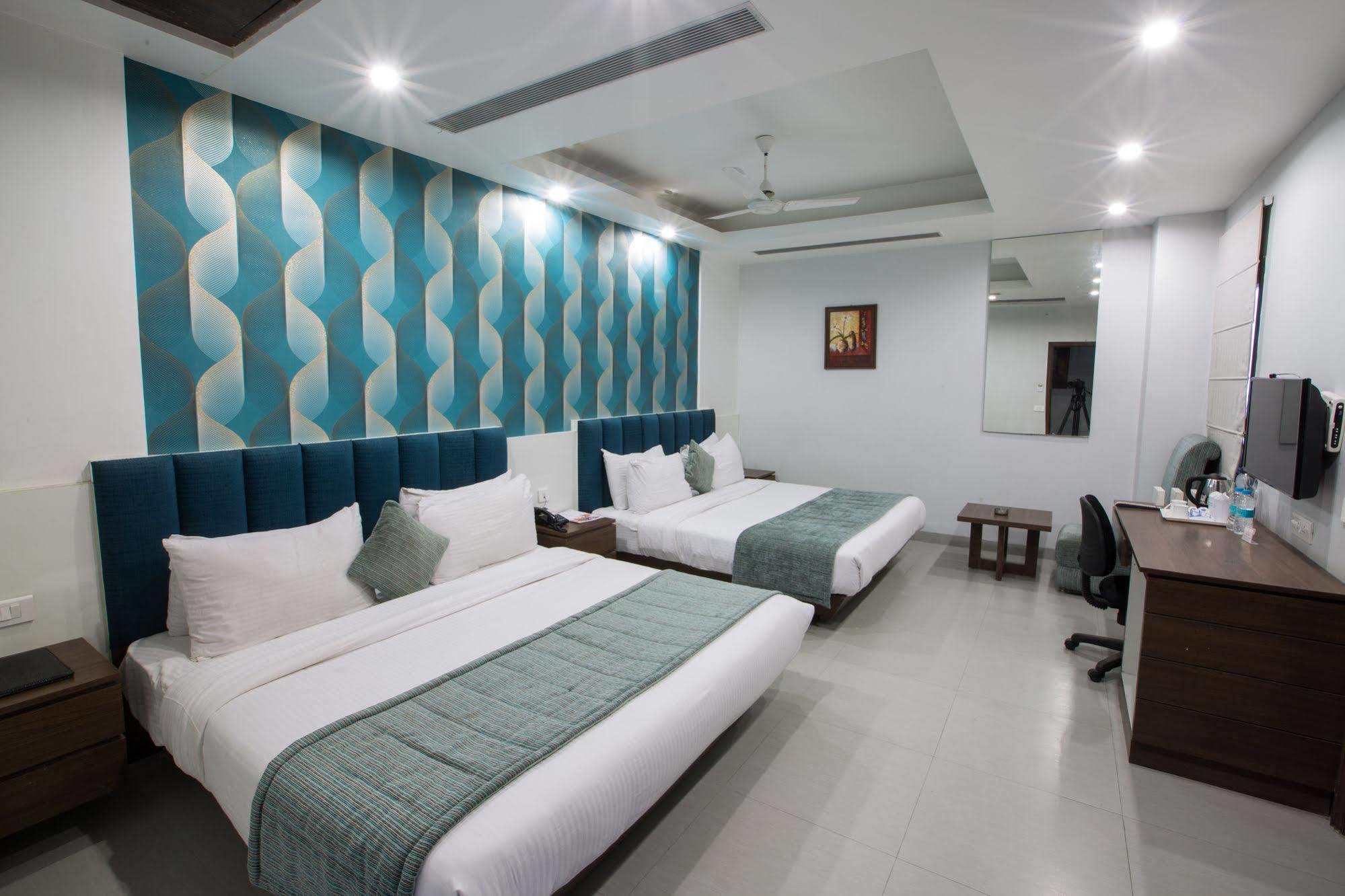 Hotel Narula'S Aurrum Amritsar Zewnętrze zdjęcie