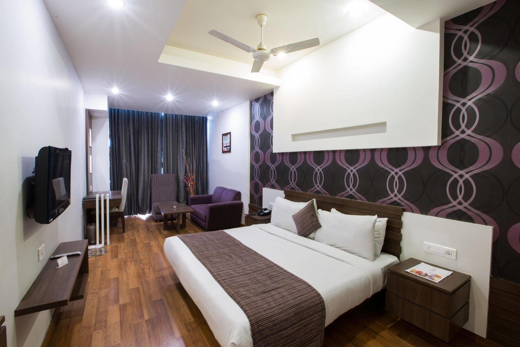 Hotel Narula'S Aurrum Amritsar Zewnętrze zdjęcie