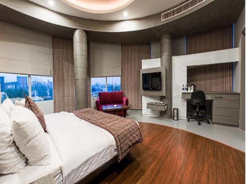 Hotel Narula'S Aurrum Amritsar Zewnętrze zdjęcie
