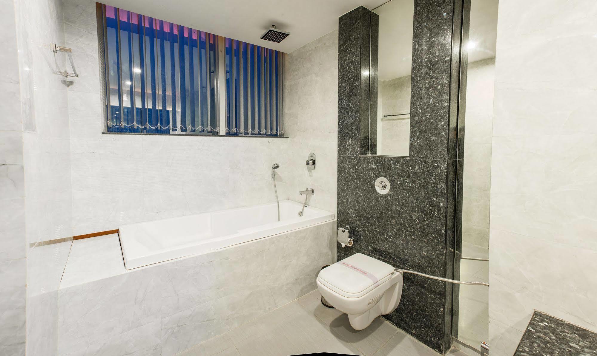 Hotel Narula'S Aurrum Amritsar Zewnętrze zdjęcie