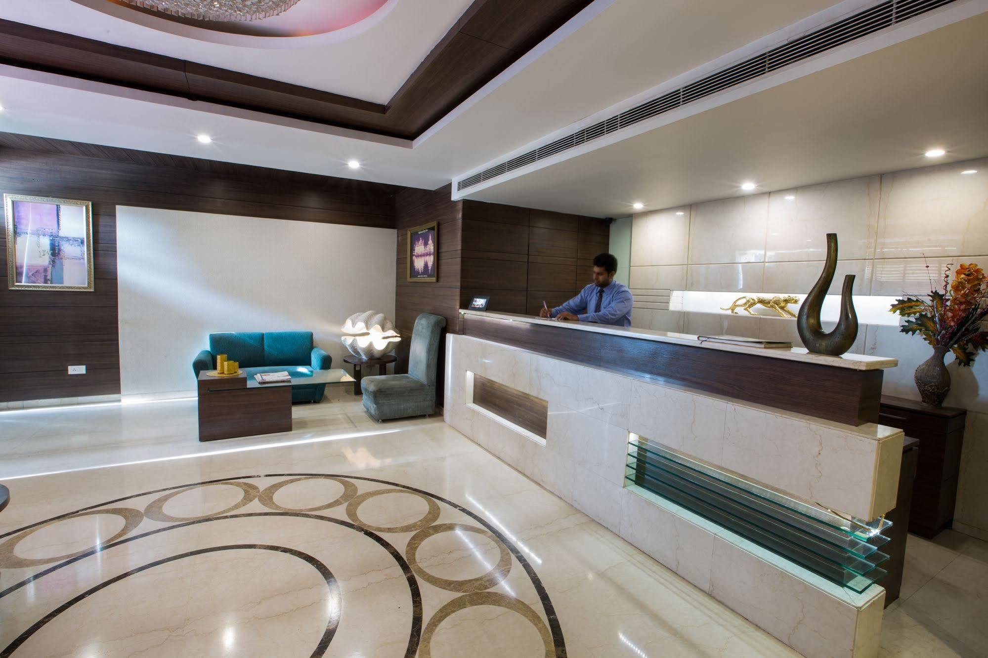 Hotel Narula'S Aurrum Amritsar Zewnętrze zdjęcie