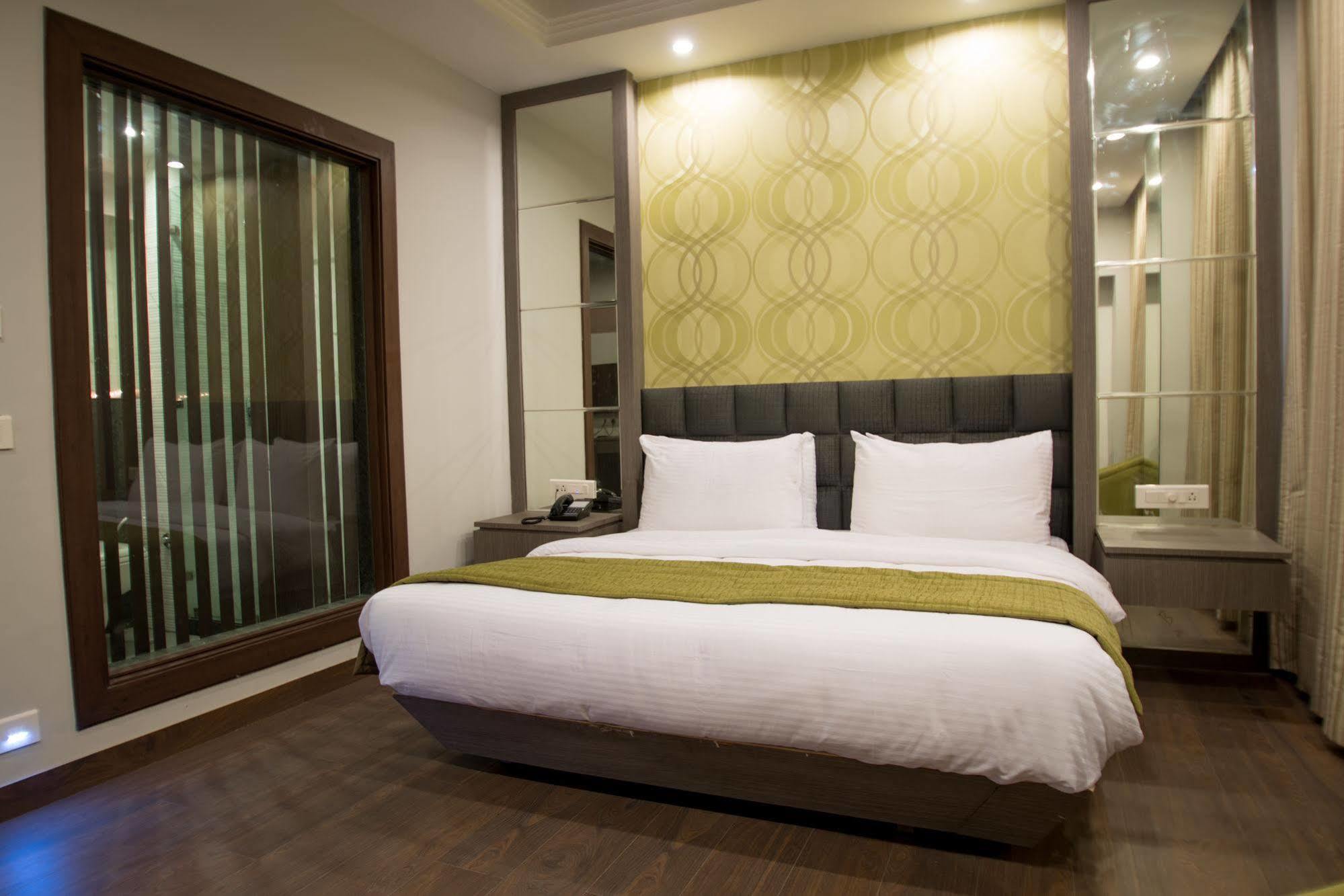 Hotel Narula'S Aurrum Amritsar Zewnętrze zdjęcie