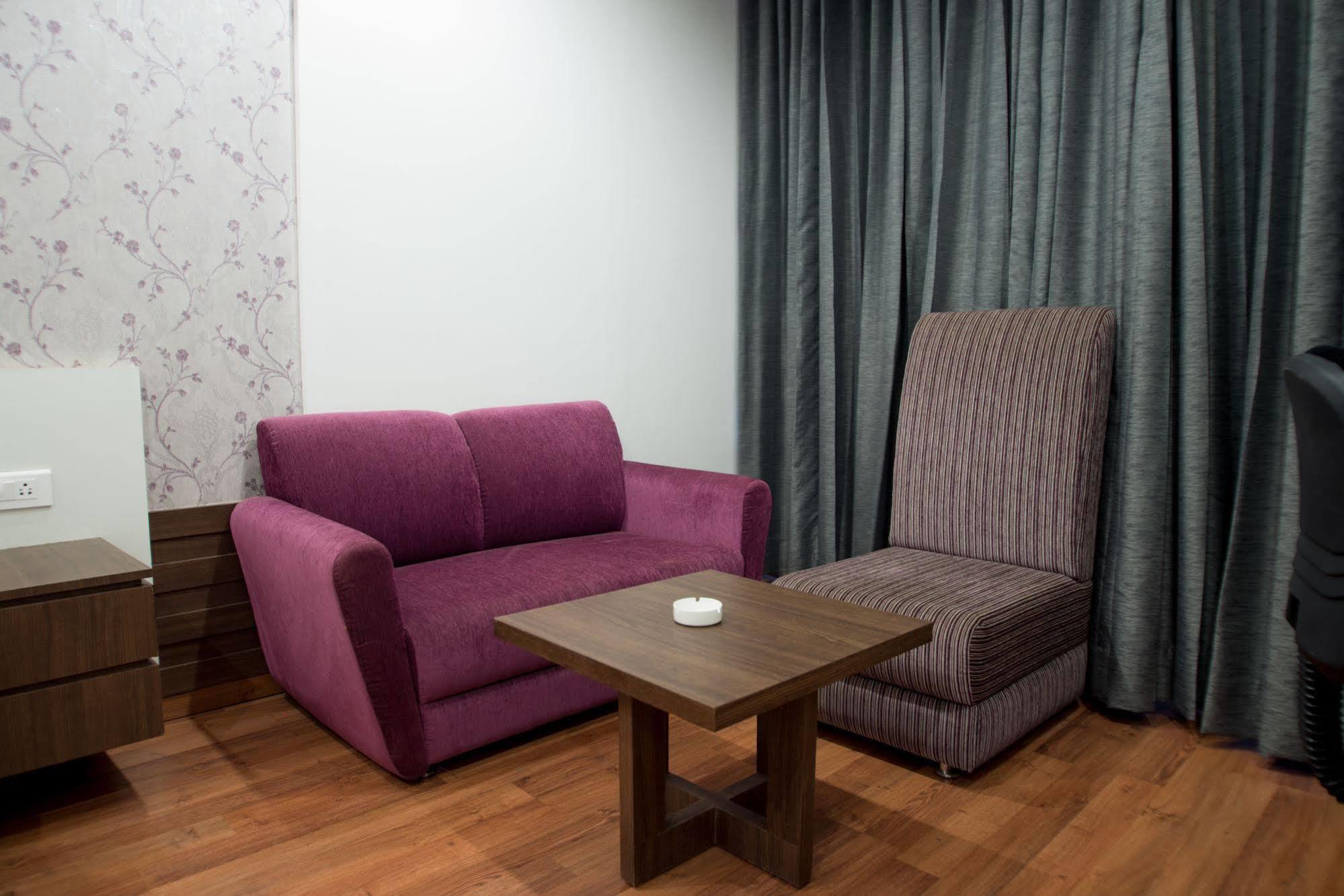 Hotel Narula'S Aurrum Amritsar Zewnętrze zdjęcie